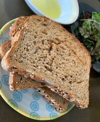 山川恵里佳『軽食』