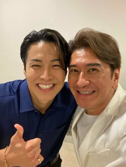 川崎麻世、“息子のような人物”との2ショット披露「お父様と俺は同い年」