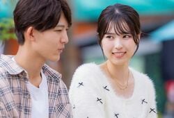 男子5人が一目惚れしたスタイル抜群の高3美女、ウエストちらりな大人っぽい私服でデート「チラチラ見てた」男子に胸キュンセリフ炸裂『今日好き』冬休み編2024第4話