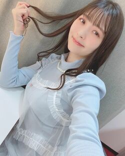 上坂すみれ、ゆるふわ感あふれる「声優と夜あそび」オフショットに「きゃわわ」「清楚みがまぶしい」と反響