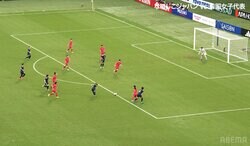 嘘だろ！？ 長谷川唯、「無茶苦茶な体勢」から神スルーパス「流石のワンタッチ」「やっぱりエグい」ファンが驚愕した瞬間