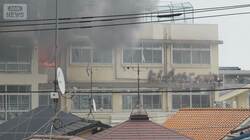 ストーブが出火原因？児童らがひさしに取り残される　授業中の小学校で火事　11人搬送