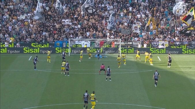 鈴木彩艶、“神の指”セーブで大ピンチ凌ぐ ビッグプレーで勝利に貢献「パルマを救った」「ワールドクラス」称賛やまず 3枚目