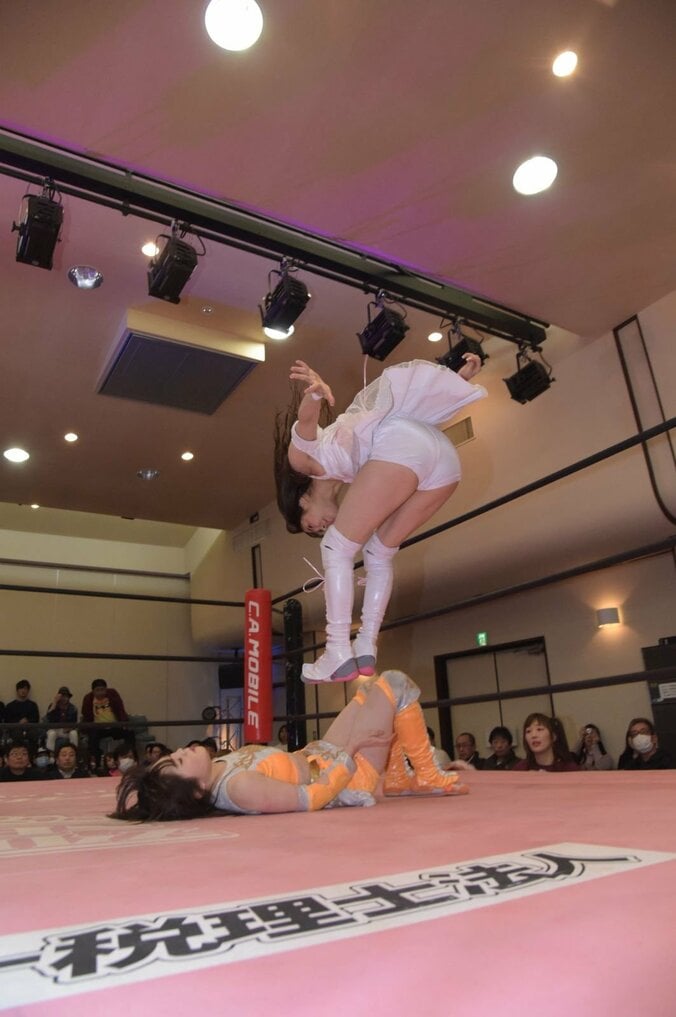 東京女子“マッスルJK”タッグ、AEW参戦の王者・坂崎ユカに挑戦！　坂崎「ベルト持ってアメリカへ」 2枚目