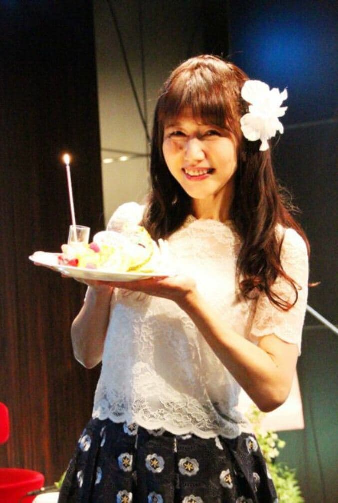 声優・井上喜久子、今年も“17歳”のバースデー迎える　娘ほの花（19歳）もツーショット披露 3枚目