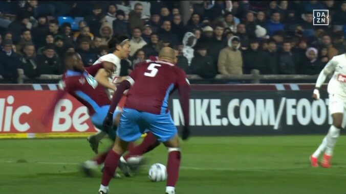 【映像】関根→中村→伊東、相手をいなすトライアングルパス