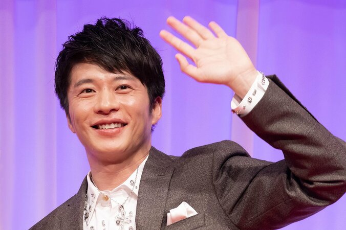 田中圭、総額800万円のジュエリー贈呈されるも原石に安心感「自分はこうでいたい」 1枚目