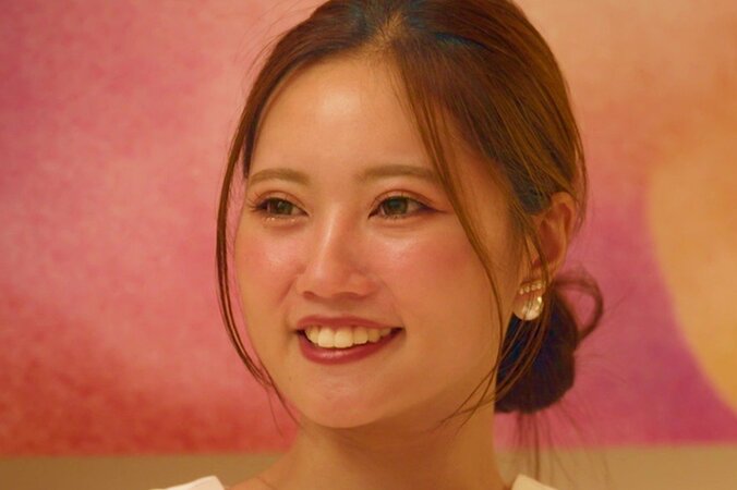 【写真・画像】今田美桜似の22歳美女、肌見せスタイルで元オリンピック選手とデートへ！ 15歳差も気にならず「全部完璧」とメロメロ　1枚目