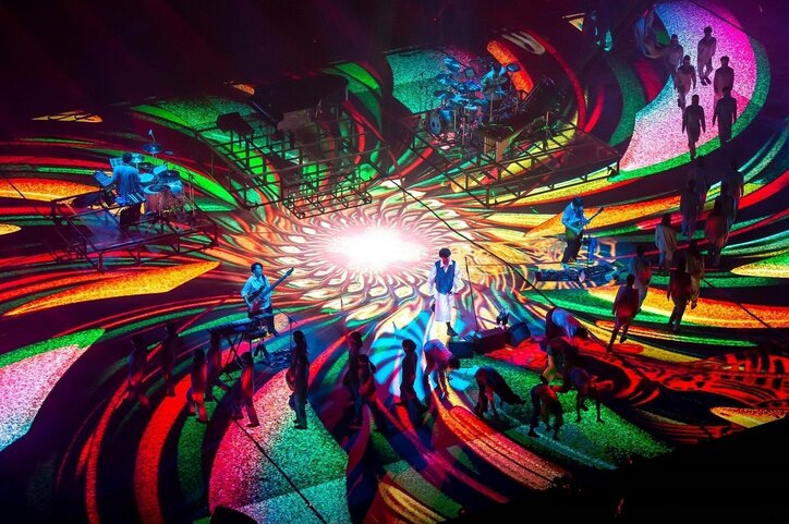 RADWIMPS、“強い没入感を与えるステージ”は配信でも健在 2日間の15周年ライブでファンに一体感「いつかここのチャットにいるみんなでLIVEに行って大声を」の声も