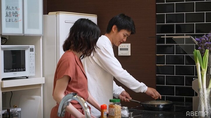 野村周平、さとうほなみの誕生日に「一緒に映画観よう」手作りポップコーンにスクリーン設置!粋な計画に妻のテンションぶち上がり!『私たち結婚しました』第8話