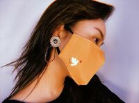 平祐奈、こだわり抜いて制作したマスク姿を披露しファン称賛「目だけで美人ってわかる」「素敵なデザインです！」