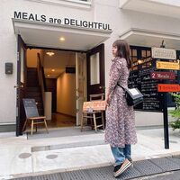 山田菜々、ワンピースにデニムを合わせた私服コーデに「キレイなお姉さんって感じ」「デートしたい」など反響