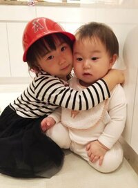 東尾理子、次女・つむぎちゃんが退院し大喜びの息子たち「やっぱり家族が揃うって、良いですね」