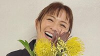 畑野ひろ子 最新ショットに絶賛の声「こんな可愛い49歳みたことない」「49歳に見えません」 夫は元サッカー日本代表の鈴木啓太さん