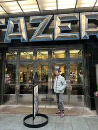 キャシー中島『ホテルのモールでお買い物』