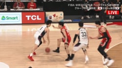 「マジか！？」日韓戦の“際どいジャッジ”に騒然！「グッドディフェンスやん！」馬場雄大と韓国エースのバチバチ同僚対決に「めっちゃ胸熱」【バスケW杯予選】