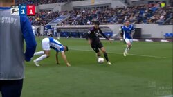 重戦車ドリブルがゴリゴリすぎる！バイエルンのニュースターがゴールをお膳立てした決定的瞬間「こんなドリブルもできるの？」「この推進力は魅力的」