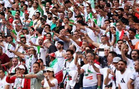 日本代表サポーターが影響!? 劇的勝利のイラン、スタンドでファンがゴミ拾い「素晴らしい行動」