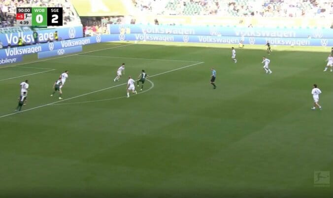 ウソでしょ…！？ 塩貝健人、完璧コントロール→“ワンタッチ強烈ボレー”炸裂「めっちゃ上手いな」「これはヤバい」解説者も絶賛のフィニッシュワーク 4枚目