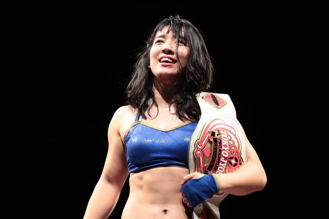 “筋肉アイドル”才木玲佳、雄叫びをあげる！武藤敬司公認「シャイニング・ウィザード」炸裂　東京女子プロレス王座防衛 1枚目