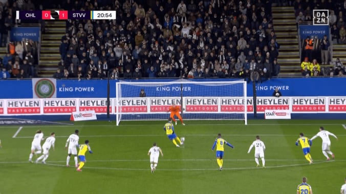 「GKめちゃくちゃキレてる…」日本人MFの“ど真ん中ふんわりPK”にファン驚愕！「どんなメンタルよ」「パネンカは尊敬する」 5枚目