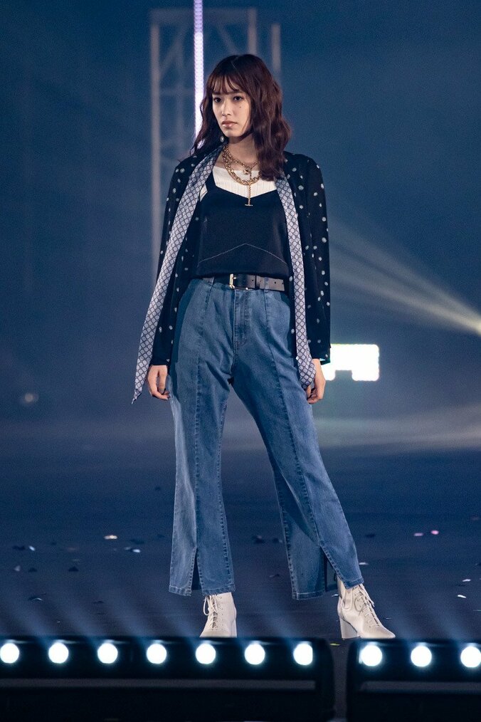 日向坂46、TGC×DASADAコラボステージに登場！ ハッピーオーラ振りまくランウェイでおひさま魅了 19枚目