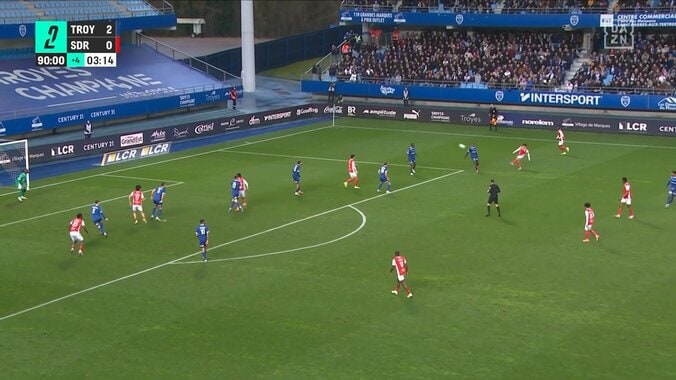 レベチ！中村敬斗、圧巻の垂直ジャンプヘッド弾炸裂「2部にいてはいけない」「根性みせてるな」今季8点目にファン歓喜 3枚目