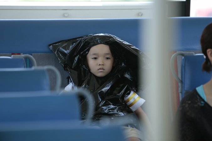 広瀬アリス主演『巫女っちゃけん。』　難関オーディション勝ち抜いた子役・山口太幹くんの場面写真解禁 2枚目