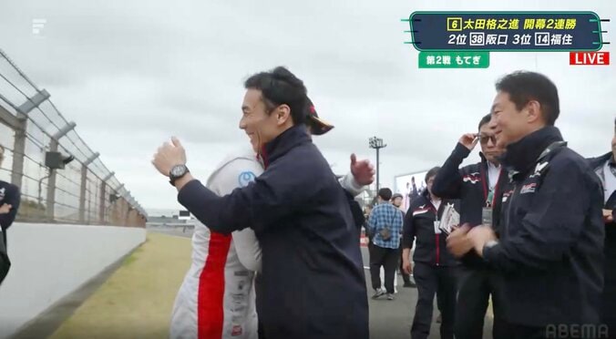 大物元F1ドライバーが「いるじゃん」 国内最速レース、ホンダの新星祝うレジェンドの姿に「変わらないな」反響 2枚目