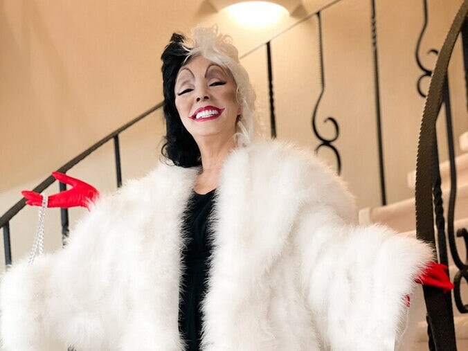 研ナオコ、挑戦したコスプレ姿を披露「最高」「そっくり」の声 1枚目