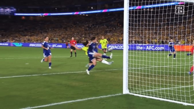 「値千金だ」なでしこ北川ひかるの“神クリア”に騒然「よく付いてった」身を挺して日本を救いレジェンドOGも絶賛【女子アジア杯】 3枚目