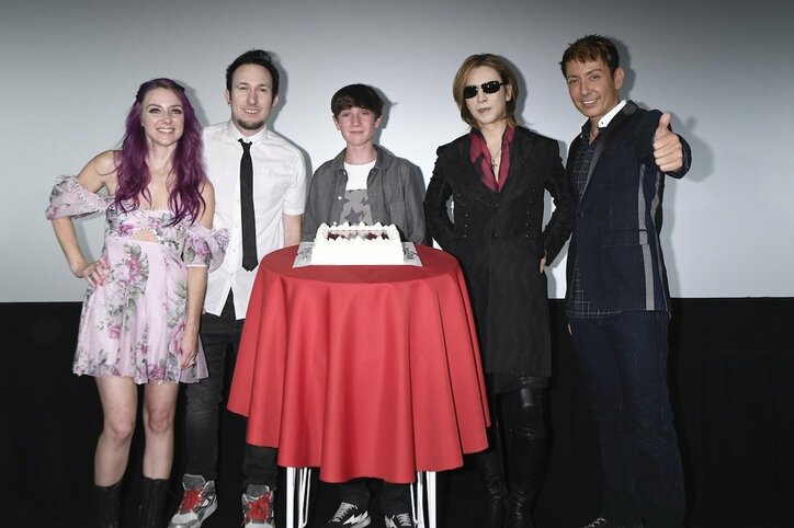 YOSHIKI、誕生日サプライズに感動「夢を見ているみたい」