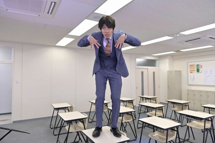 「今、影が…」頼田朝日（山田裕貴）の授業中に不気味な音と血のりが…闇の義経が襲いに？『先生を消す方程式。』フライングドラマ第6話