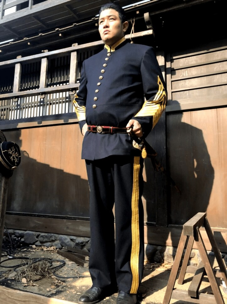 『西郷どん』鈴木亮平、“最後の別れ”をした瑛太とのオフショットにファン安堵「奇跡の笑顔のツーショットほっこり」