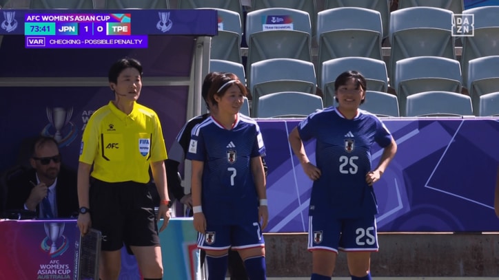 75分からピッチに立った千葉玲海菜（25番）