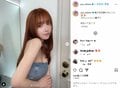 三上悠亜、胸元大胆な“チューブトップ姿”披露し反響「へそが可愛い～」「何でも似合うのがすごい」