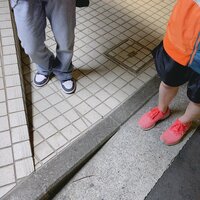 日菜あこ『家に入れず困っていた子ども達』