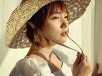 本田翼、エモすぎる横顔ショット披露！ 「眩しすぎます」「可愛くて癒されました」の声