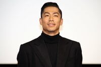 AKIRA、特殊メイクでおじいちゃんに　学校での撮影で生徒に気づかれず苦笑い