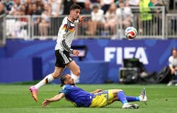 場内騒然！ドイツ代表のエース、独走ドリブル→狙い澄ました“圧巻ループショット”炸裂「エグいって」「無慈悲すぎる」FWハヴァーツ、ゴールラッシュを締めくくる一撃