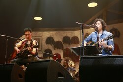 草なぎ剛、斉藤和義に憧れ黒のギブソンを購入 本人にサインをおねだり