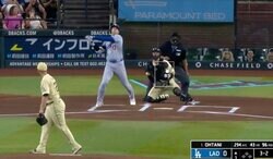 何が起きた？ 大谷翔平、44号特大アーチが「落ちてこない」 バットの先なのに… 高い弾道の“特大打球”が「バケモノすぎる」