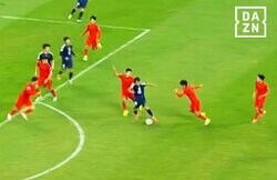 衝撃！ 久保建英、“メッシ＋ネイマール”の超高速テクニックを炸裂！ 中国DF４人を翻弄した瞬間「意味わからん笑」「滑らかすぎる」「目がバグった」