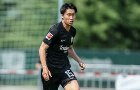 今季の鎌田大地はボランチ？ 今季初陣のDFBポカールで監督がボランチ起用を示唆