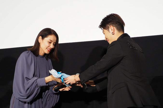 佐野玲於、「異性にモテる三箇条」を発表！吉田羊からの太鼓判には大きく「よしっ！」 3枚目