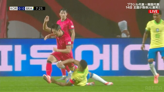 韓国の至宝を吹っ飛ばす…ブラジル潰し屋、危険な“両足タックル”が「深すぎる」「鬼チャージ」大ブーイングでも不敵な笑み「これぞカゼミーロ」 3枚目