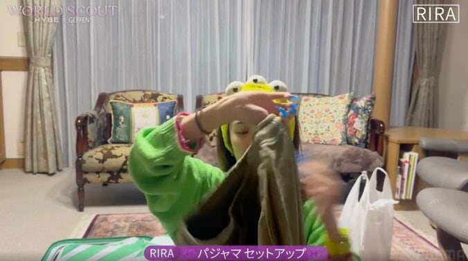 【写真・画像】華やかなメイクと長い爪が話題の20歳練習生、自宅ですっぴん姿公開！過去に手術も　2枚目