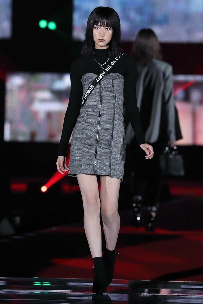 欅坂46メンバーに大歓声！ 乃木坂・西野七瀬と渡辺梨加が二人ランウェイも-ガールズアワード2017A/W【画像集】 5枚目