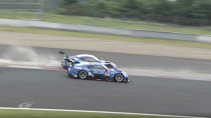 【写真・画像】「お前なにしやがんねん！笑」日産GT-R、10秒ペナの決定的瞬間に“トヨタのレジェンド”が本音も「今ロックアップして」鋭く指摘　1枚目