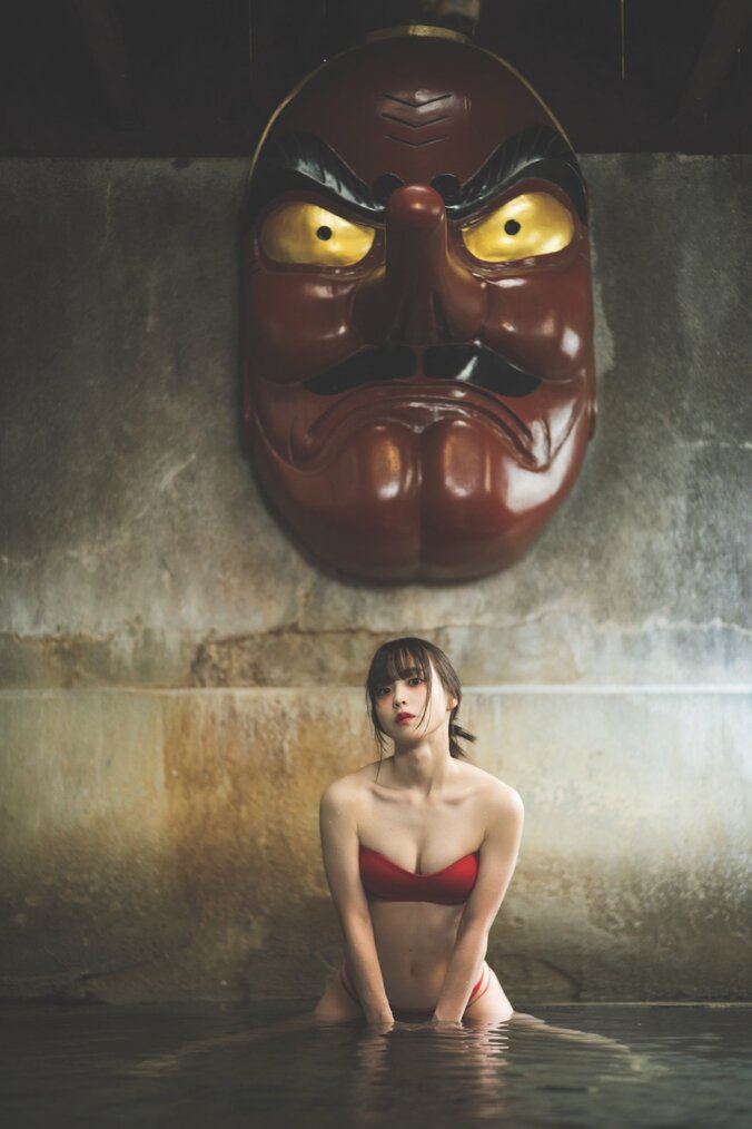 “風呂キャンセル界隈”で話題の鈴木Mob. 1st写真集が11月5日発売 “お風呂ロケ”敢行に住所バレしたリアル自宅での撮影も 5枚目